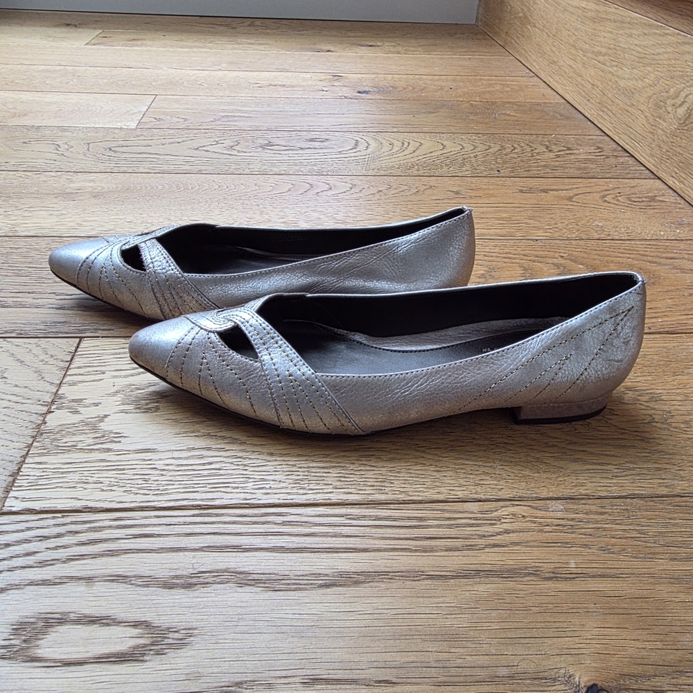 Carlos Silver Women's Flats - Picture 4 of 8